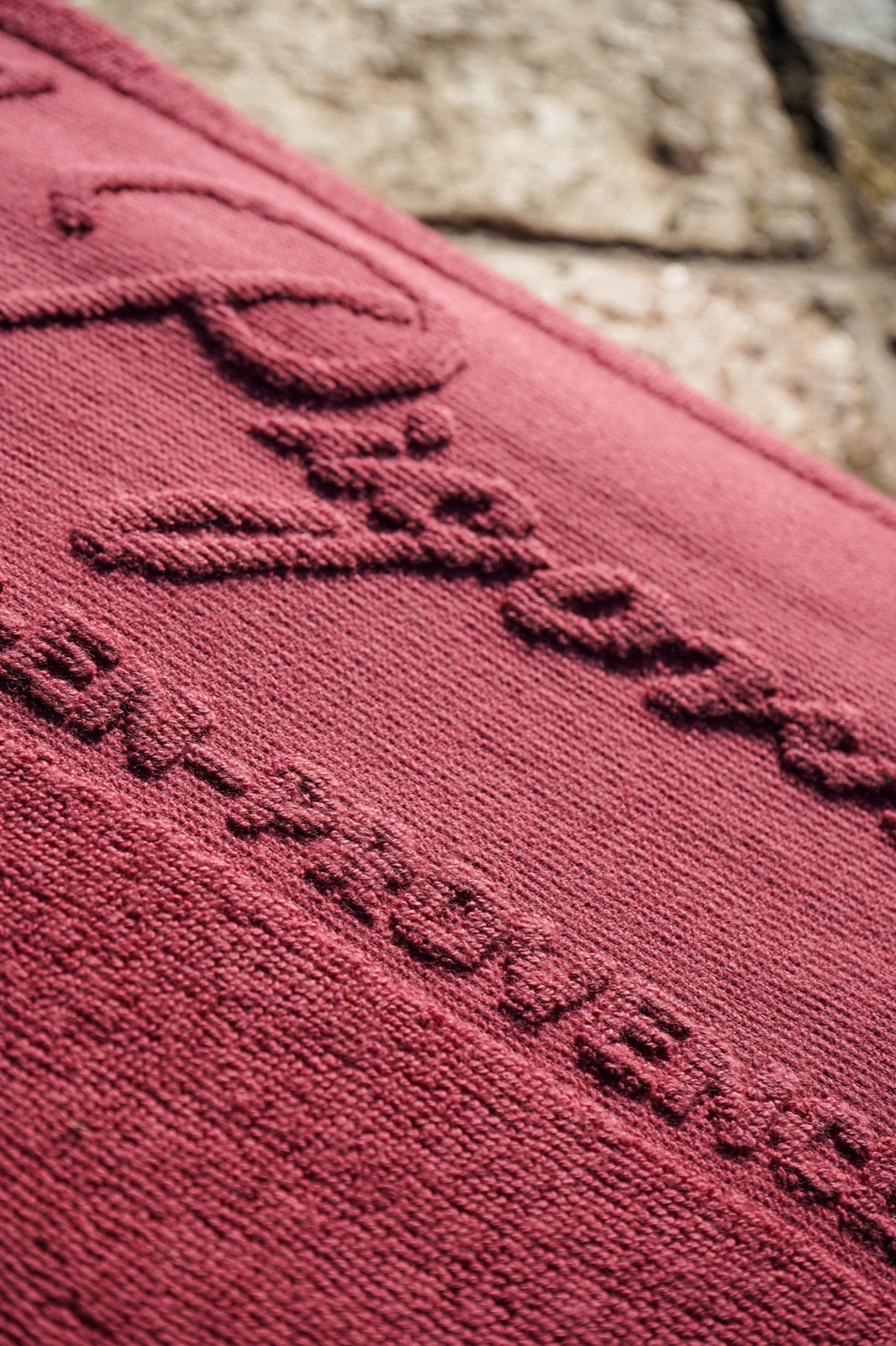 Détail du tissage d’une serviette colorée